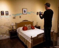 Museu da Imagem e do Som (MIS-PR) - Cartas para o futuro – O acervo do museu ganhou vida com a exposição individual "Cartas para o futuro", da artista visual Bruna Alcantara, com curadoria de Michele Micheletto