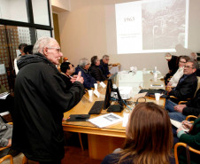 Normativas fortalecem proteção do patrimônio arqueológico da Cidade Real do Guairá. Na foto, reunião Cepha