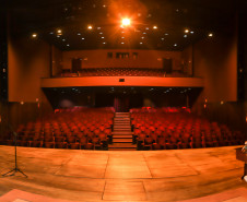 Teatro Guaíra publica edital de locação dos palcos para escolas de dança do Estado