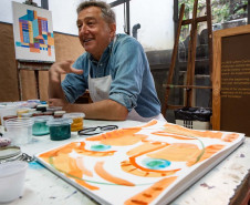 O artista plástico Jefferson Svoboda é o novo residente do Museu Casa Alfredo Andersen