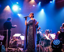 Centro Cultural Teatro Guaíra -  Pop Music in Concert – Na quinta (4) às 20h30, Sandra Ávila e grandes cantores convidados, se reúnem com a renomada Orquestra Cordas do Iguaçu, em uma apresentação que combina a potência da música pop com a sofisticação da música orquestral