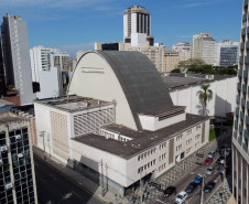 Com investimento de R$ 1,2 milhão, começa revitalização da cobertura do Teatro Guaíra