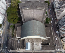 Com investimento de R$ 1,2 milhão, começa revitalização da cobertura do Teatro Guaíra