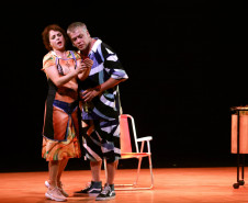 Com Drica Moraes e Fabio Assunção, peça “Férias” vem ao Teatro Guaíra