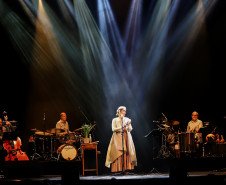 Mônica Salmaso apresenta turnê “Minha Casa” no Teatro Guaíra