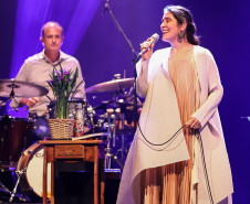 Mônica Salmaso apresenta turnê “Minha Casa” no Teatro Guaíra