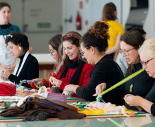 Museu Oscar Niemeyer (MON) - MON na Escola – A edição de agosto do programa MON na Escola terá como temática a mostra “O Jardim – Efrain Almeida”, em exibição na Sala 2. A atividade, voltada para profissionais da educação, será na quarta gratuita (28), com sessões às 9h30 e às 14h