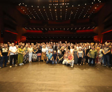O governador Carlos Massa Ratinho Junior anuncia nesta quinta-feira (12) o repasse R$ 50 milhões para reforma, revitalização, adequação e modernização da estrutura do teatro, além da aquisição de novos equipamentos e instrumentos para Orquestra Sinfônica do Paraná