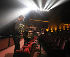 "Guaíra do Avesso": uma visita encenada pelos bastidores do teatro em celebração aos 140 Anos do Teatro Guaíra