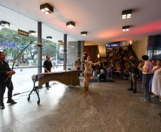 "Guaíra do Avesso": uma visita encenada pelos bastidores do teatro em celebração aos 140 Anos do Teatro Guaíra