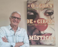 Quem acompanhou e se emocionou com a apresentação do bailarino no palco do auditório Bento Munhoz da Rocha, o Guairão, foi Gilberto Carbonar, funcionário mais antigo do Teatro Guaíra, em atividade há 49 anos.