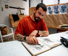 MCAA terá oficina de desenho e produção de tatuagens com residente artístico Yuri Rosa