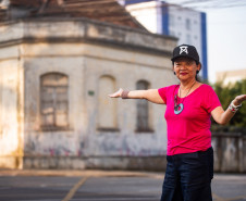A atriz e produtora Nena Inoue dirigirá a nova montagem do Teatro de Comédia do Paraná