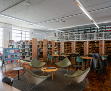 Acervo de obras raras da Biblioteca Pública do Paraná possui livro de 1584 
