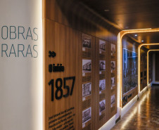 Acervo de obras raras da Biblioteca Pública do Paraná possui livro de 1584 