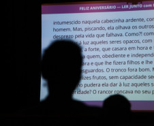 Biblioteca Pública do Paraná (BPP) - Ler junto – Os encontros acontecem todas às segundas-feiras, às 18h30, com leitura guiada do professor Guilherme Shibata e discussão com o público sobre os contos da literatura  mundial.