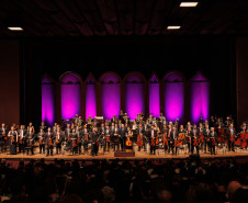 Série Ouro: Orquestra Sinfônica do Paraná atrai mais de 13,8 mil pessoas - Os concertos da Série Ouro apresentaram as quatro sinfonias do compositor alemão Johannes Brahms e trouxe convidados de renome internacional - O encerramento contou com a participação do pianista Cristian Budu, que executou o Concerto para Piano em Formas Brasileiras, de Hekel Tavares, considerado o único concerto romântico composto por um brasileiro