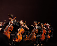 Série Ouro: Orquestra Sinfônica do Paraná atrai mais de 13,8 mil pessoas - Os concertos da Série Ouro apresentaram as quatro sinfonias do compositor alemão Johannes Brahms e trouxe convidados de renome internacional - Em junho, o solista convidado foi o jovem violinista Guido Sant’Anna, vencedor do Concurso Internacional de Violino Fritz Kreisler, que fez uma apresentação memorável.