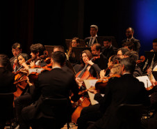 Série Ouro: Orquestra Sinfônica do Paraná atrai mais de 13,8 mil pessoas - Os concertos da Série Ouro apresentaram as quatro sinfonias do compositor alemão Johannes Brahms e trouxe convidados de renome internacional