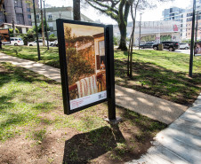 Galeria ao ar livre da Praça Alfredo Andersen já está aberta ao público