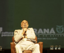Diretor de "O Poderoso Chefão", Francis Ford Copolla lota Teatro Guaíra em aula de cinema