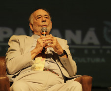 Diretor de "O Poderoso Chefão", Francis Ford Copolla lota Teatro Guaíra em aula de cinema