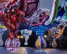 MON Loja disponibiliza catálogo da mostra “Extravagâncias”, de Joana Vasconcelos. Na foto, Exposição “Extravagâncias” no MON - Museu Oscar Niemeyer em Curitiba 