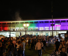 Com o céu iluminado por mais de 600 drones, o Governo do Estado deu o pontapé inicial para a maior edição da história do Verão Maior Paraná.. A cerimônia de lançamento, que aconteceu nesta quarta-feira (27), contou com a presença do governador Carlos Massa Ratinho Junior.