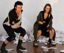 Peça sobre resistência feminina chega ao Teatro José Maria Santos 