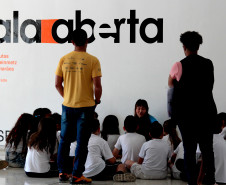 Nando Reis, sertanejos, peças teatrais e novas exposições no MON: confira a agenda cultural