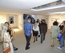 Museu Oscar Niemeyer celebra 22 anos com novas exposições, performances e entrada gratuita