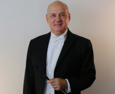 Orquestra Sinfônica do Paraná destaca compositores brasileiros neste dia 24 - Maestro Cláudio Cruz