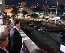 Com o céu iluminado por mais de 600 drones, o Governo do Estado deu o pontapé inicial para a maior edição da história do Verão Maior Paraná.. A cerimônia de lançamento, que aconteceu nesta quarta-feira (27), contou com a presença do governador Carlos Massa Ratinho Junior.