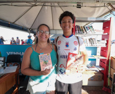 Praia e leitura: Biblioteca Pública promove doações e empréstimos no Verão Maior