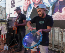 Pagode da banda Terezo e Campeonato Paranaense agitaram o Palco Sunset