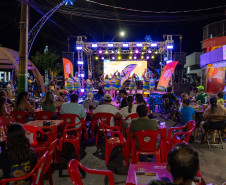 Shows de samba e sertanejo abrem temporada dos palcos Sunset no Noroeste