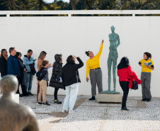 Programação de férias do MON tem oficinas e ações para o público infanto-juvenil e famílias