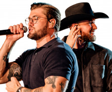 Gustavo Toledo e Gabriel abrem nesta terça a semana de shows no Palco Sunset em Caiobá