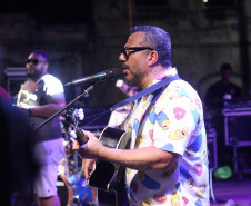 Temporada de shows gratuitos do Verão Maior começa com artistas paranaenses