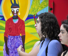 Diogo Nogueira e Coral Sanepar, arte nos museus e mostra em Antonina agitam a cultura