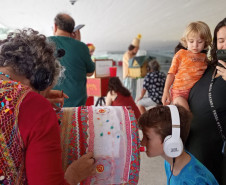 Festival de Bonecos encanta público na abertura e segue com programação variada