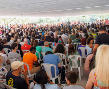 Orquestra Sinfônica do Paraná lota vão-livre do MON em concerto comemorativo gratuito