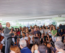 Orquestra Sinfônica do Paraná lota vão-livre do MON em concerto comemorativo gratuito