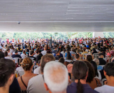 Orquestra Sinfônica do Paraná lota vão-livre do MON em concerto comemorativo gratuito
