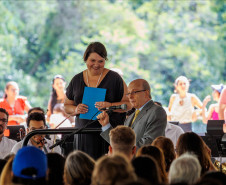 Orquestra Sinfônica do Paraná lota vão-livre do MON em concerto comemorativo gratuito