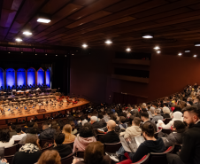 Orquestra Sinfônica do Paraná celebra 40 anos com show no MON e programação especial