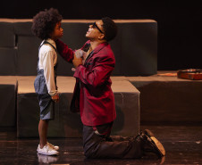 Teatro Guaíra recebe espetáculo que apresenta trajetória de Ray Charles