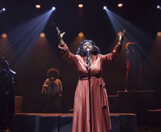 Teatro Guaíra recebe espetáculo que apresenta trajetória de Ray Charles