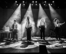 Baseado na obra de Leminski, "Cabaré Haikai" estreia nesta terça no Teatro José Maria