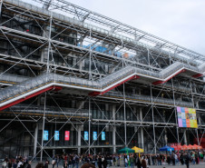 Na França, Paraná alinha concepção da parceria com o Pompidou para Foz do Iguaçu